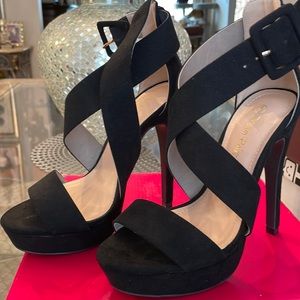 Women’s black suede heels